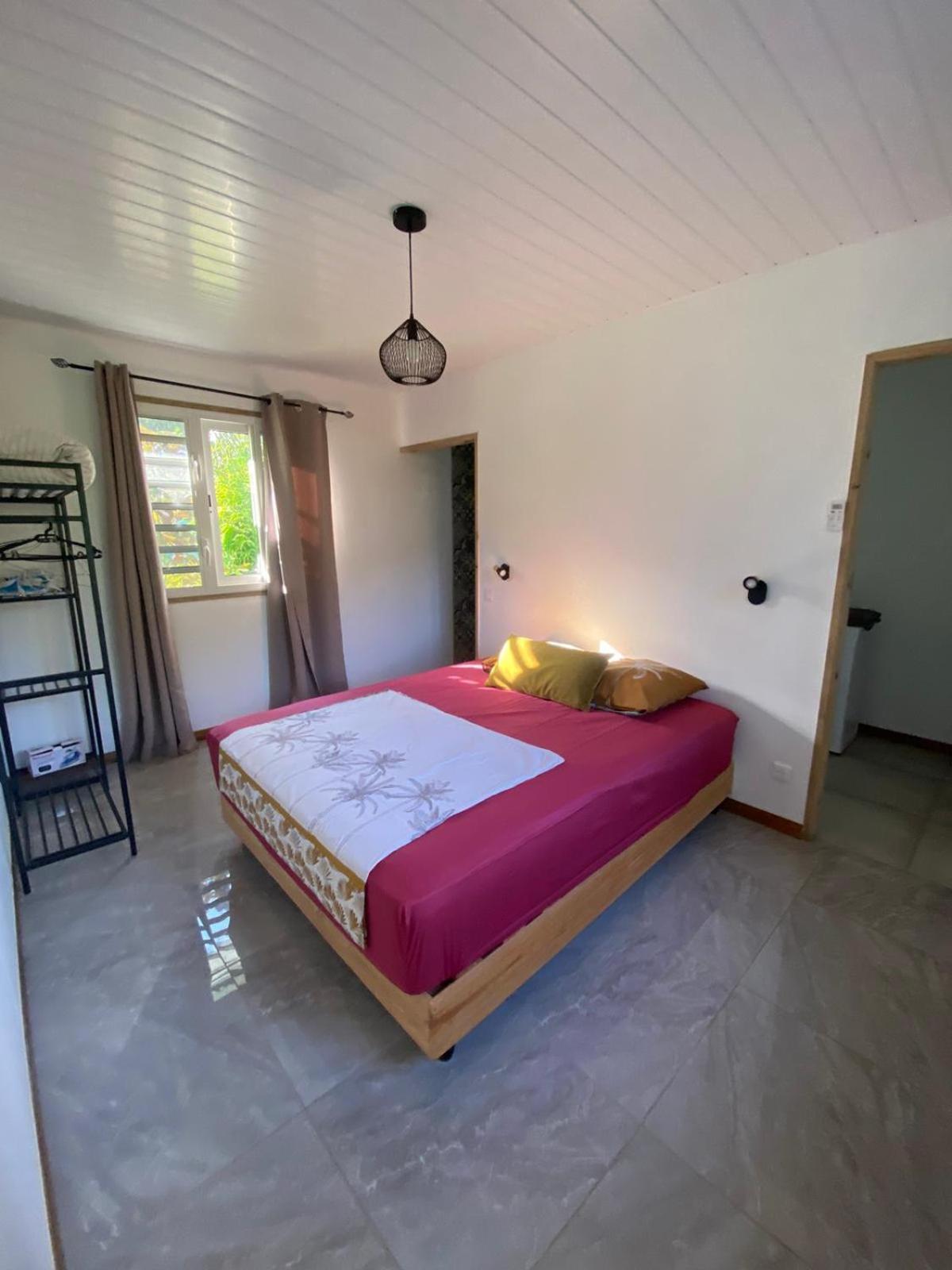 Rotui Lodge Paopao Екстериор снимка